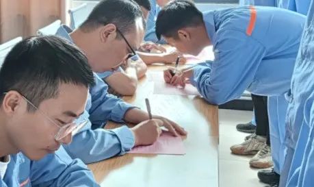 九游体育（中国）管业举行“匠心凝聚、薪火相传”拜师仪式