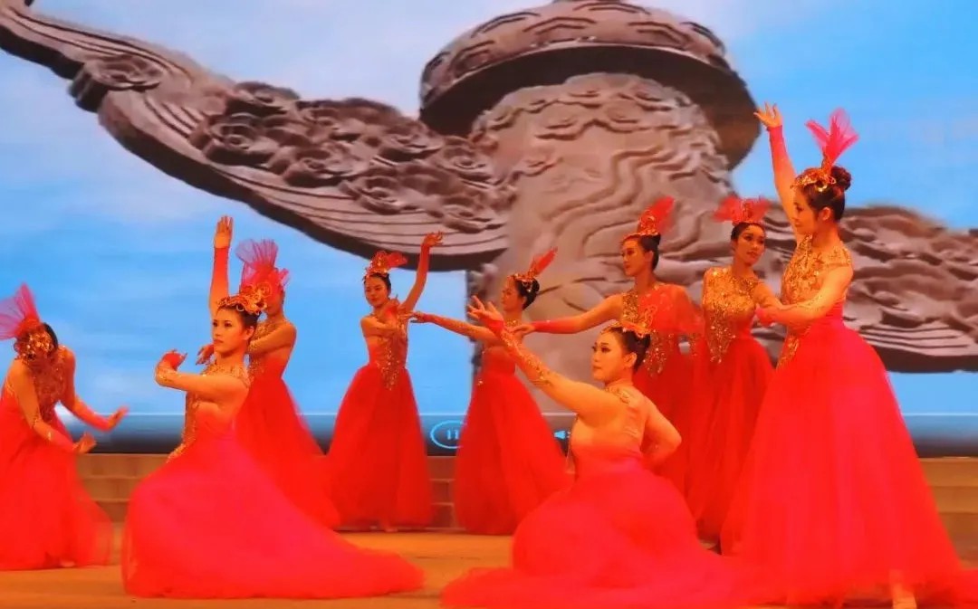 九游体育（中国）特钢（集团）“致敬奋斗 礼赞楷模”2024年度表彰先进颁奖典礼隆重举行