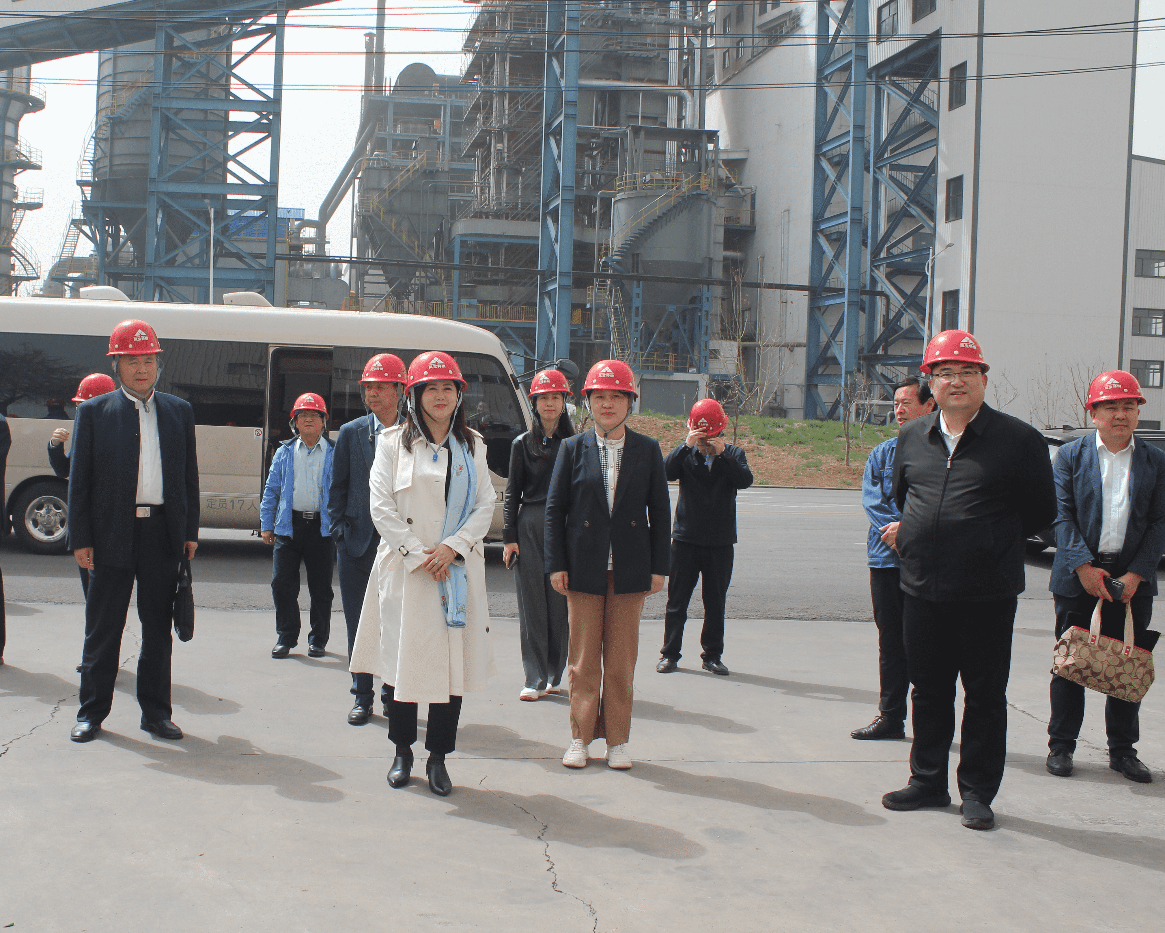 珠海华科大校友会考察团莅临九游体育（中国）集团考察